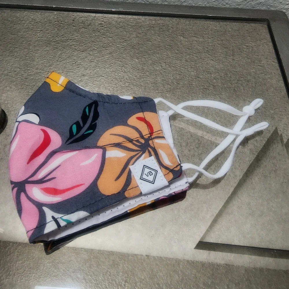 VERA BRADLEY COASTAL PARADISE FITTED FACE MASK c